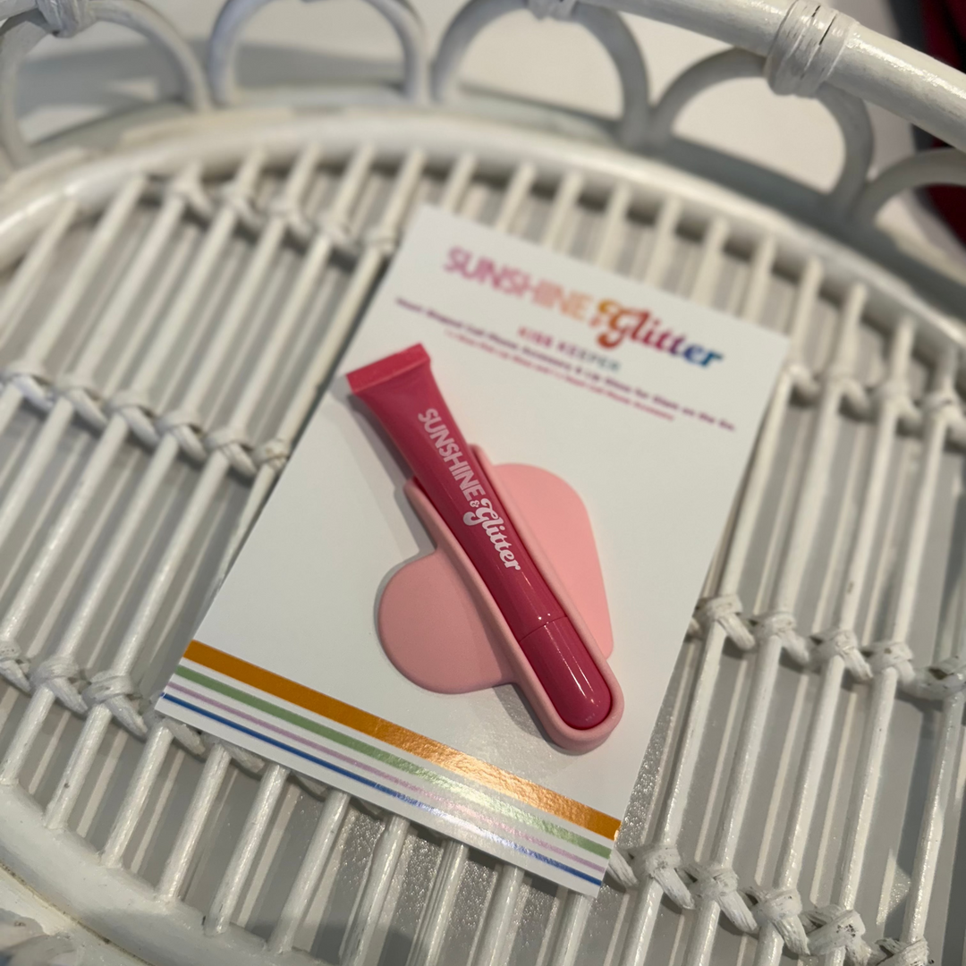 Sunshine & Glitter Kiss Keeper in Berry